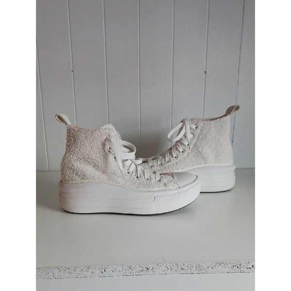 CONVERSE NEW FLEECE PLATFORM HI TOPS.