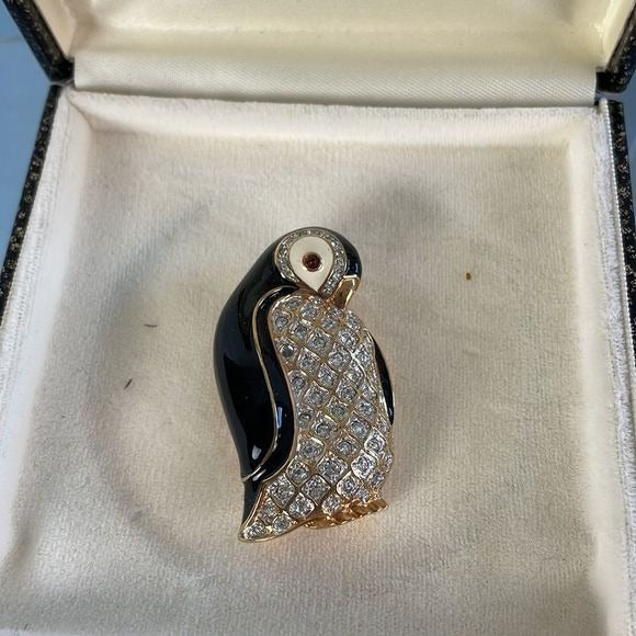 Judith Leiber NIB Swarovski Crystal Enamel Penguin Pin