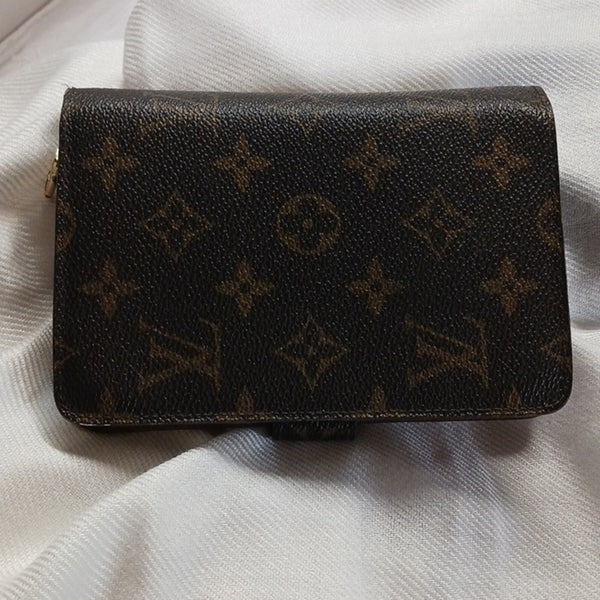 Louis Vuittone Vtg Zip And Snap/Fits Phone Wallet.
