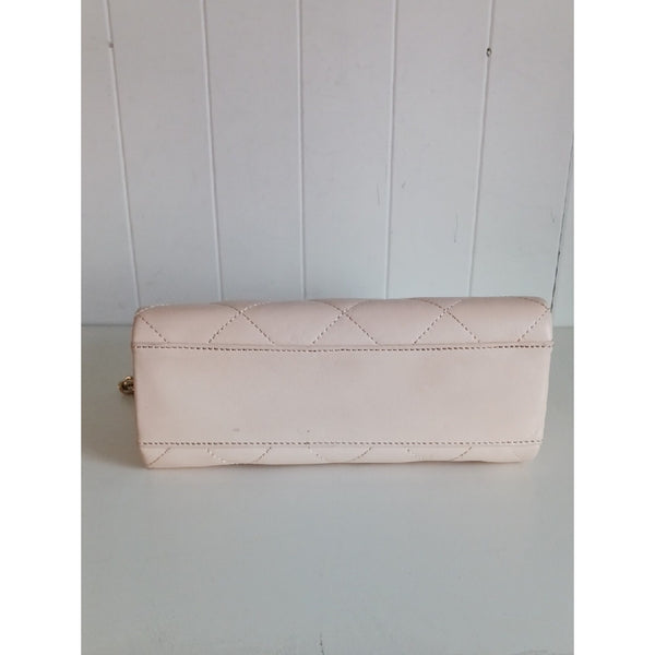KATE SPADE BLUSH QUILTED CHAIN STRAP BAG.