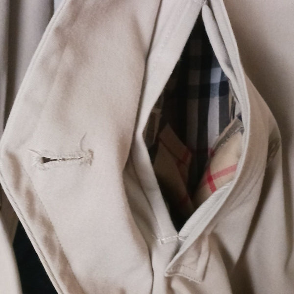 Burberry Classic 3/4 Trench Beige and Black Plaid Coat Vintage