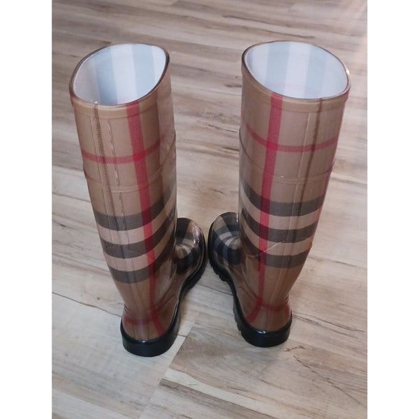 BURBERRY TAN PLAID RUBBER MID CALF RAIN BOOTS.