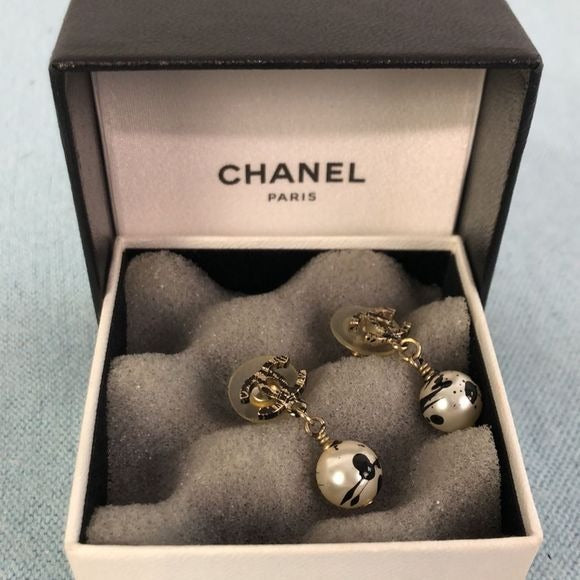 CHANEL Pearl with Black Splatter CC Logo Dangle Earrings/Box