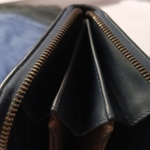 Bottega Veneta Intrecciato Black Leather Zip Wallet