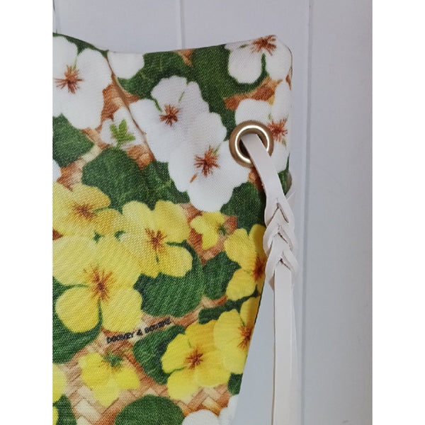 DOONEY & BOURKE NWT FLORAL SHOPPER BAG.