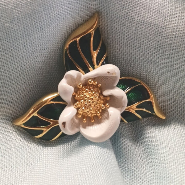 Monet Vtg White Enamel Flower Pin.