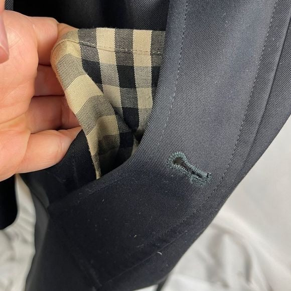 Burberry black mens trench with lining/long