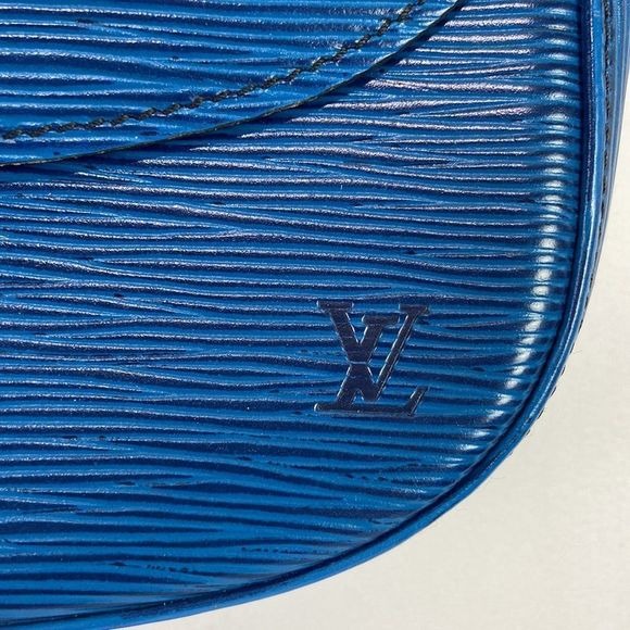 Louis Vuitton Blue Epi St Cloud Bag