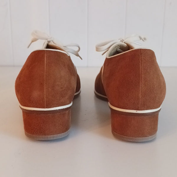 Gucci NIB Brown Suede Laced Low Heel with White Trim Shoes.