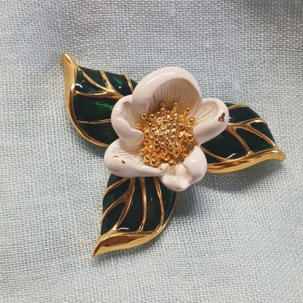 Monet Vtg White Enamel Flower Pin.