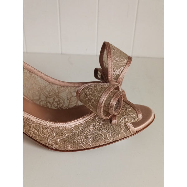 VALENTINO TAN LACE PEEP TOE W BOW PUMPS.