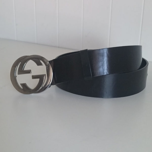 Gucci Black Interlocking Leather Belt with Silver GG Buckle.