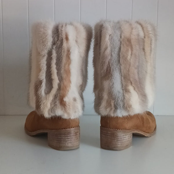 Suart Weitzman Tan W Fur Trim  Bootles.