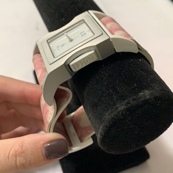 Christian Dior logo strap blue/pink watch