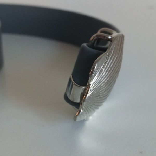 Mimi D Vintage Silver Shell Buckle Gray Belt.
