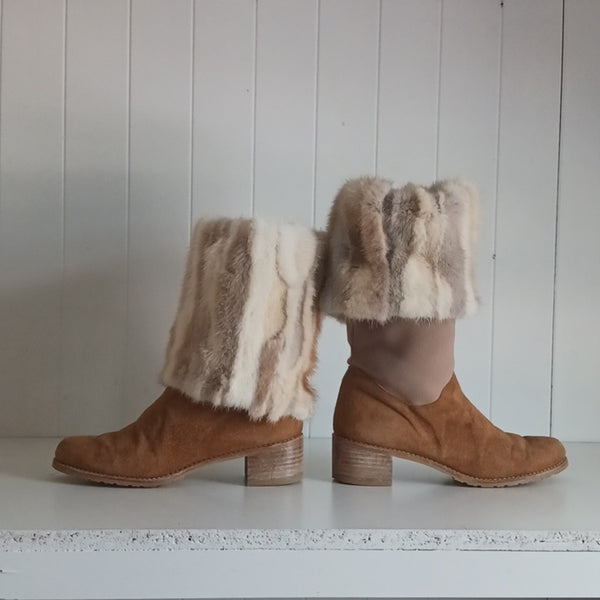 Suart Weitzman Tan W Fur Trim  Bootles.