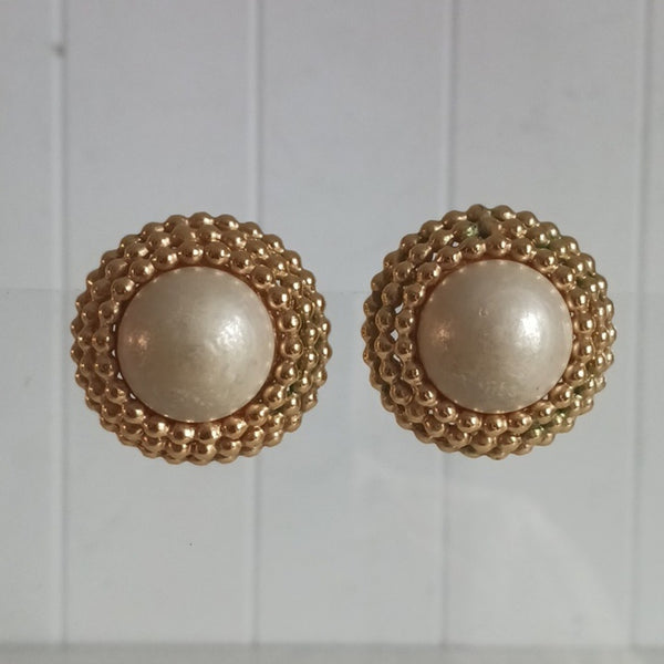 CHANEL Vintage Large Pearl Gold Circle Earrings