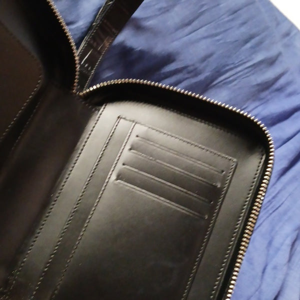 Givenchy Sm Black Crocodile-Pattern Leather Zip Clutch.