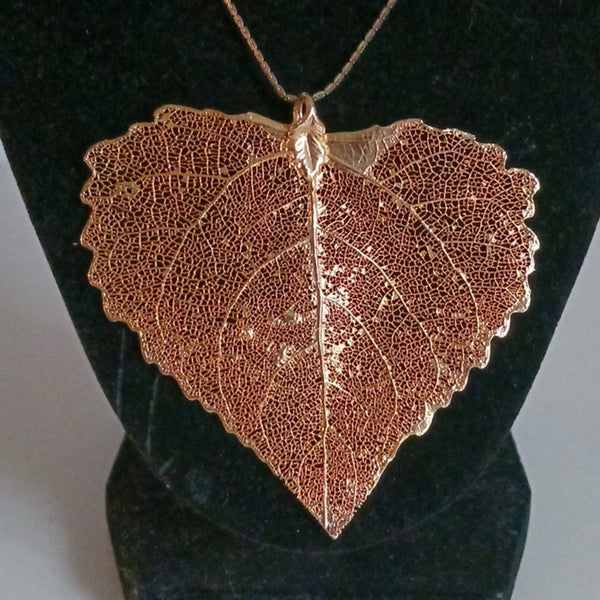 Vtg Gold Leaf Pendant Necklace.