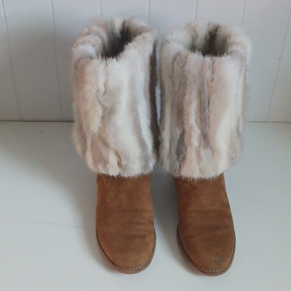 Suart Weitzman Tan W Fur Trim  Bootles.