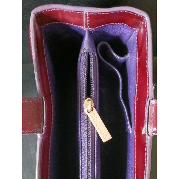 CHANEL WINE PATENT SMALL TOTE BAG.