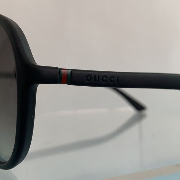 Gucci black frame aviator with case