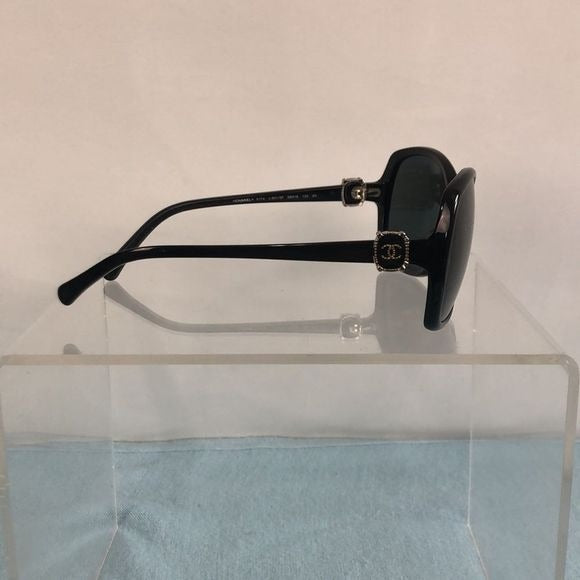 CHANEL Black with Logo Big Frame Sunglasses