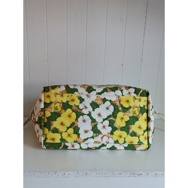 DOONEY & BOURKE NWT FLORAL SHOPPER BAG.