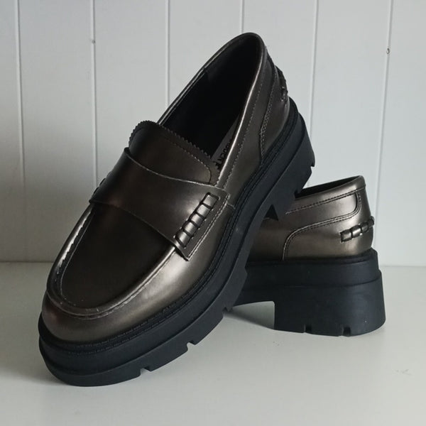 Steve Madden Pewter Platform  Loafers.