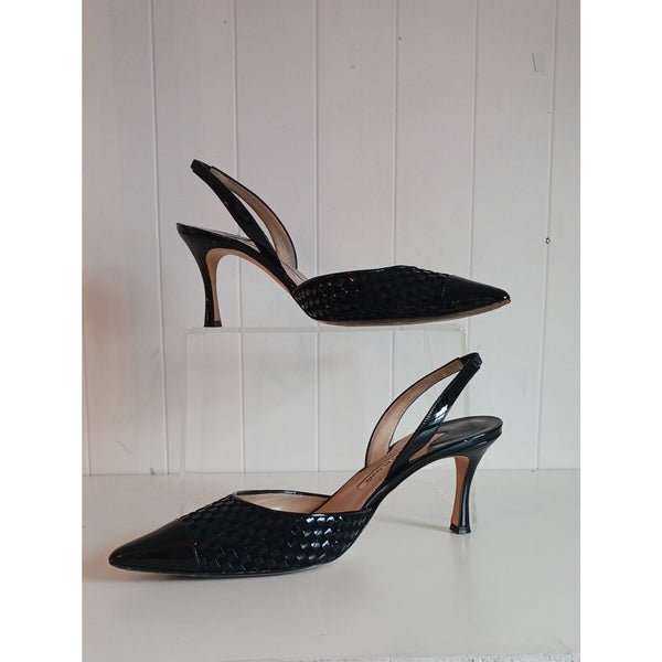 MANOLO BLAHNIK BLK WOVEN/ PATENT SLING BACKS SHOES.