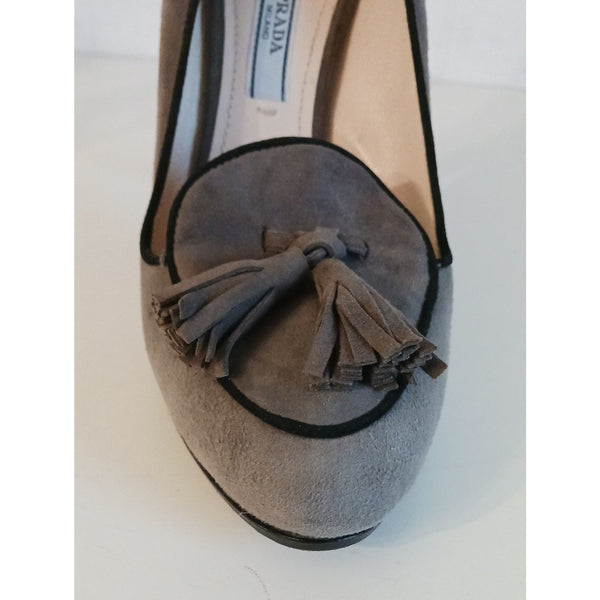 PRADA NEW GRAY SUEDE W TASSLE PUMPS
