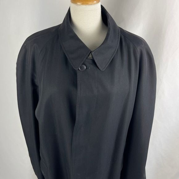 Burberry black mens trench with lining/long