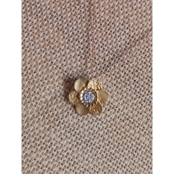 REISS  HAMMERED DAISY PENDANT.
