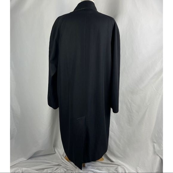 Burberry black mens trench with lining/long