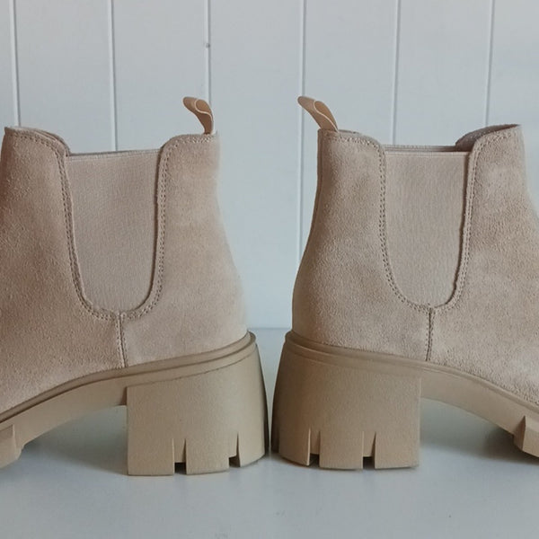Steve Madden Tan Lugg Sole Suede Ankle Boots.