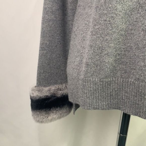 Gray cashmere sweater with fur trim cuffs