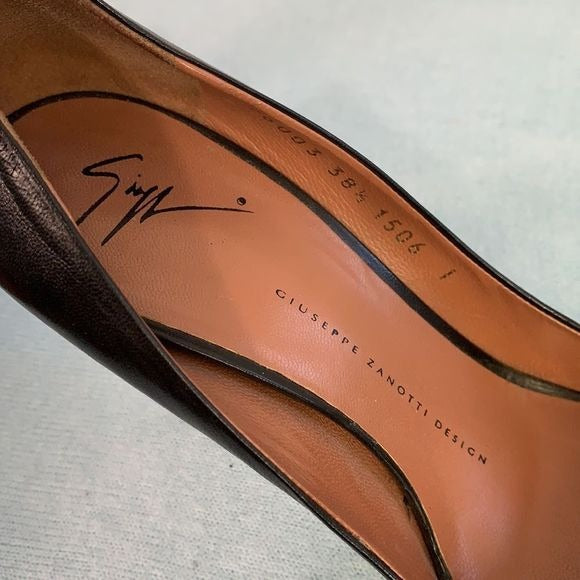 Giuseppe Zanotti Design black pumps with tortoise heels