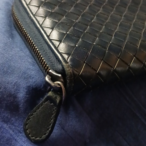 Bottega Veneta Intrecciato Black Leather Zip Wallet