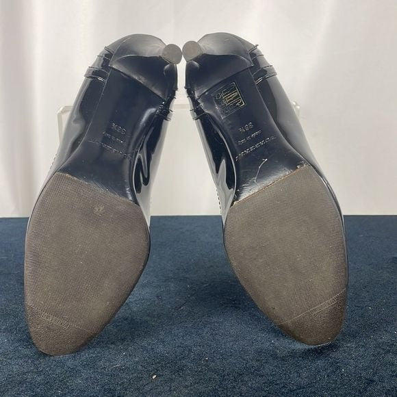 Burberry Black Patent w Grey Plaid Pumps