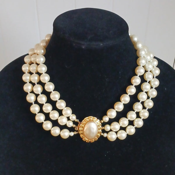 Carolee Vtg Pearl Strand Necklace