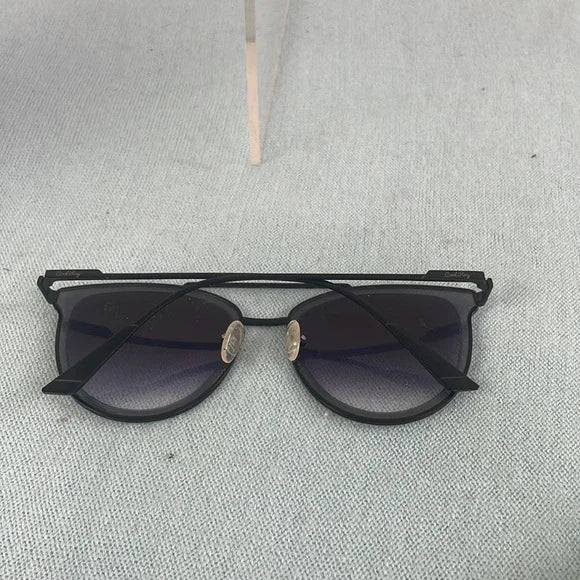 Black and Silver Aviator Sunglasses