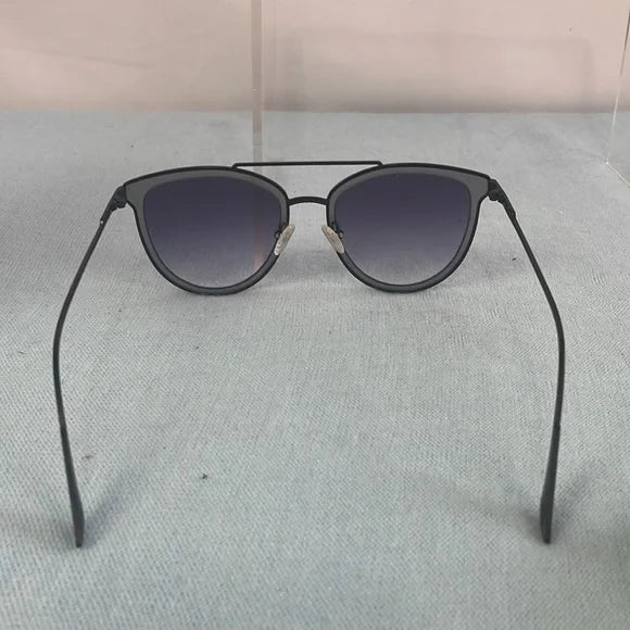 Black and Silver Aviator Sunglasses